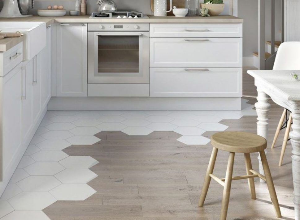 Deux types de carrelage sol cuisine