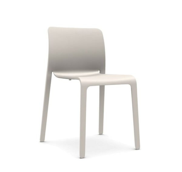 Chaise First