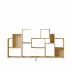 bibliothèque Stacked de Muuto composée de modules de rangement ouverts et fermés