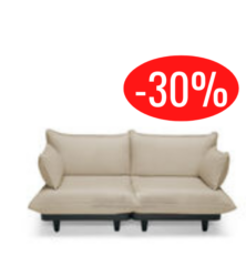 Canapé Paletti 2 places beige, modèle d’exposition à -30 %, disponible chez Mise en Scène