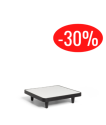 Table basse Paletti en aluminium Light Grey, modèle d’exposition à -30 %, disponible chez Mise en Scène