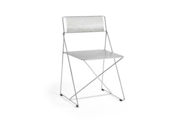 Chaise X-Line outdoor chromée de HAY, en vente chez Mise en Scène