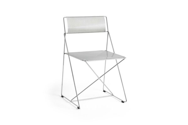 Chaise X-Line outdoor chromée de HAY, en vente chez Mise en Scène