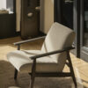 Fauteuil Aspekt d’Ethnicraft en vente chez Mise en Scène – design compact et confortable