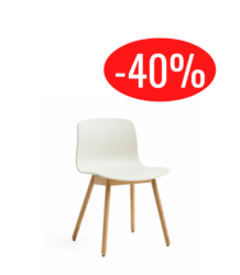 Chaise AAC12 de Hay couleur cream avec pieds en chêne