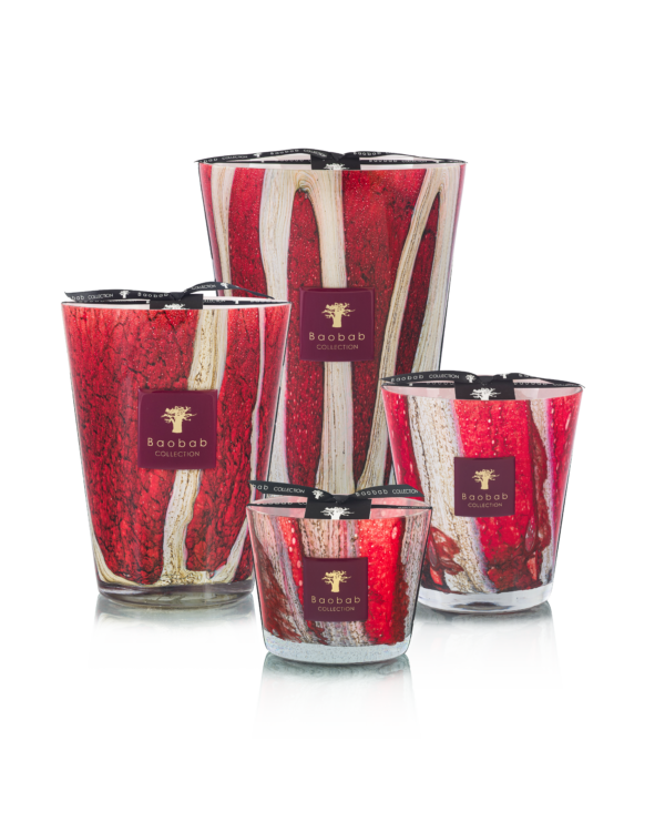 Bougie parfumée Risoud de Baobab Collection en verre rouge soufflé, hommage à la forêt du Risoud